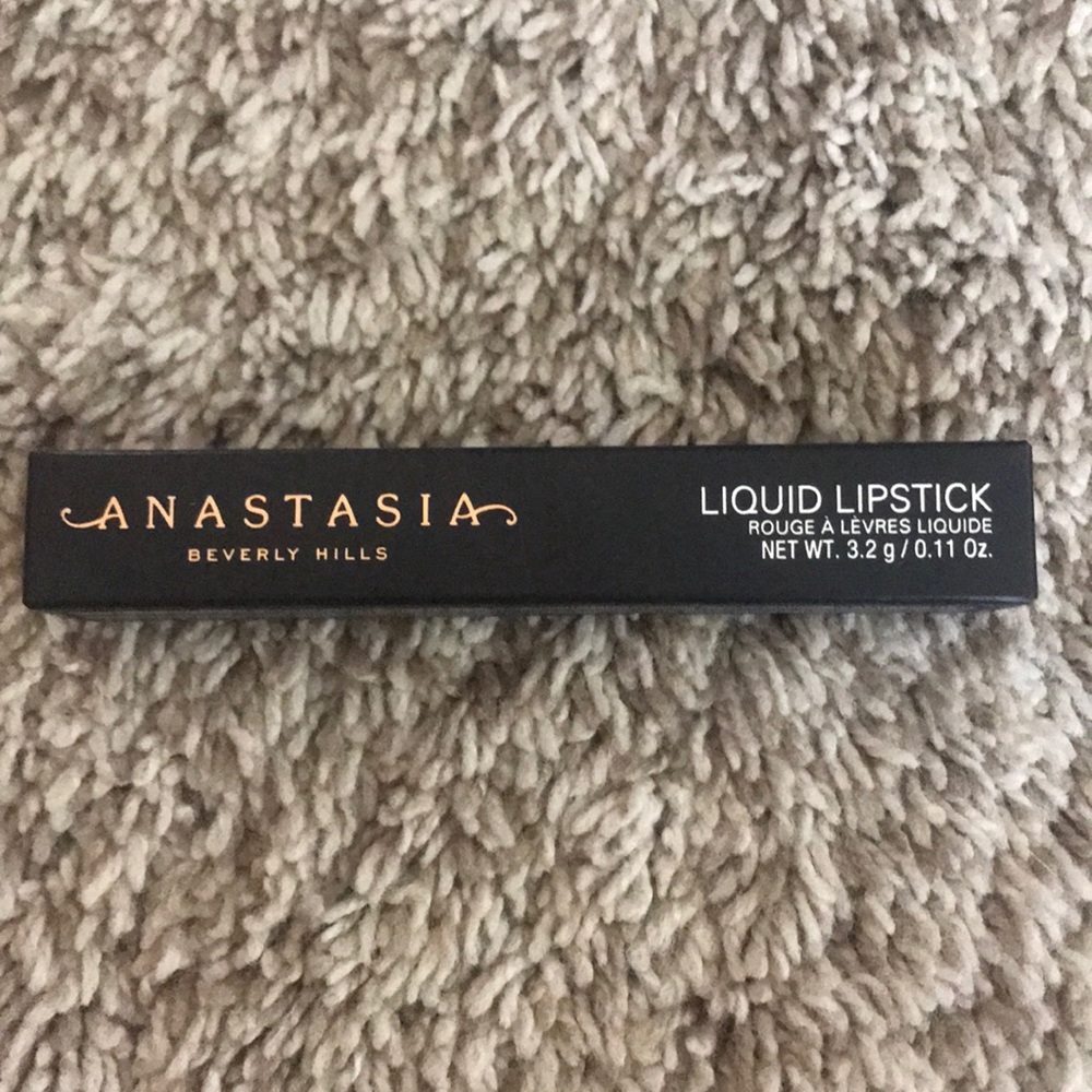 Liquid lipstick